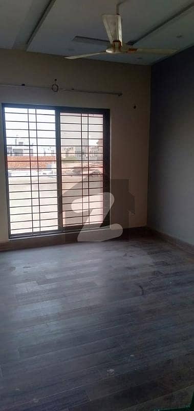BANKERS AVENUE BEDIAN ROAD 11 MARLA UPPER PORTION HOUSE FOR RENT BANKERS AVENUE BEDIAN ROAD 11 MARLA UPPER PORTION HOUSE FOR RENT