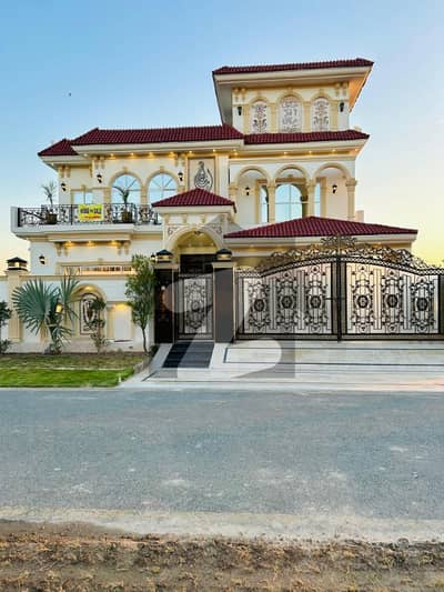 Most Beautiful 01 Knala Full Luxury House For Sale, Very Hot Location Near Park Mosque & Commercial Area in Central park Lahore.