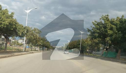 2 Kanal Plot Heighted Location Back open Price 3.15 Crore