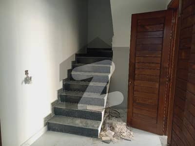 غالب سٹی فیصل آباد میں 3 کمروں کا 5 مرلہ مکان 1.95 کروڑ میں برائے فروخت۔