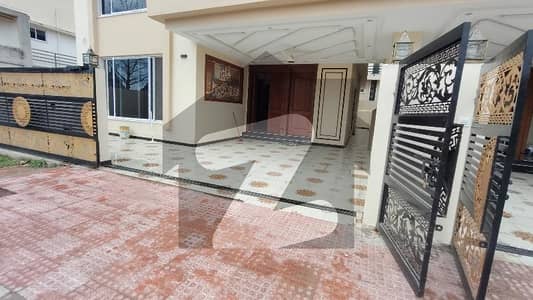 بحریہ انکلیو - سیکٹر اے بحریہ انکلیو,بحریہ ٹاؤن,اسلام آباد میں 5 کمروں کا 10 مرلہ مکان 5.25 کروڑ میں برائے فروخت۔ بحریہ انکلیو - سیکٹر اے بحریہ انکلیو,بحریہ ٹاؤن,اسلام آباد میں 5 کمروں کا 10 مرلہ مکان 5.25 کروڑ میں برائے فروخت۔