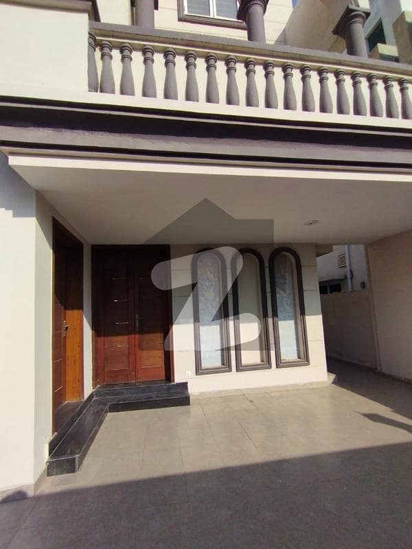 Lower Portion Locked And Upper Portion Available For Rent Lower Portion Locked And Upper Portion Available For Rent