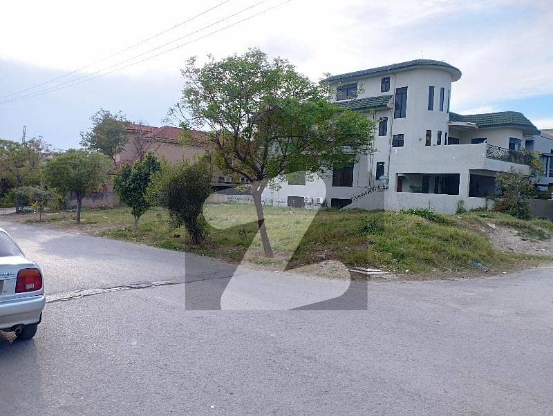 1,kanal plot for sale in E-11/4