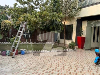 One Kanal House Available For Rent In Airline Housing Society