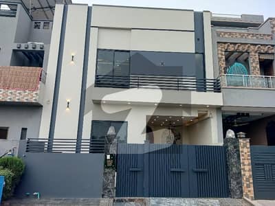 سٹی ہاؤسنگ سوسائٹی گوجرانوالہ میں 4 کمروں کا 5 مرلہ مکان 2.4 کروڑ میں برائے فروخت۔