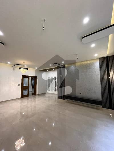 Beautiful House For Sale In Raheem Valley Santina Road Faisalabad