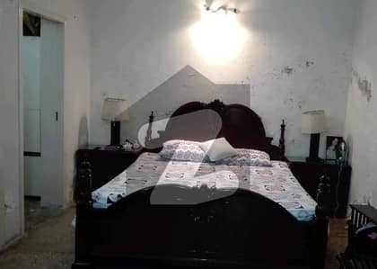 فیصل ٹاؤن ۔ بلاک بی فیصل ٹاؤن,لاہور میں 4 کمروں کا 10 مرلہ مکان 4.7 کروڑ میں برائے فروخت۔