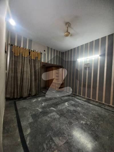 Allama Iqbal Town 10 Marla Upper Portion For Rent