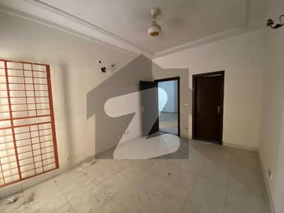 ائیرایوینولگثری اپارٹمنٹس ڈی ایچ اے فیز 8,ڈیفنس (ڈی ایچ اے),لاہور میں 2 کمروں کا 5 مرلہ فلیٹ 1.4 کروڑ میں برائے فروخت۔ ائیرایوینولگثری اپارٹمنٹس ڈی ایچ اے فیز 8,ڈیفنس (ڈی ایچ اے),لاہور میں 2 کمروں کا 5 مرلہ فلیٹ 1.4 کروڑ میں برائے فروخت۔