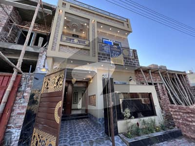 الرحمان گارڈن فیز 2 الرحمان گارڈن,لاہور میں 3 کمروں کا 3 مرلہ مکان 1.1 کروڑ میں برائے فروخت۔
