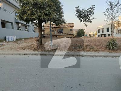 ڈی ایچ اے فیز 2 - سیکٹر اے ڈی ایچ اے ڈیفینس فیز 2,ڈی ایچ اے ڈیفینس,اسلام آباد میں 1 کنال رہائشی پلاٹ 4.25 کروڑ میں برائے فروخت۔ ڈی ایچ اے فیز 2 - سیکٹر اے ڈی ایچ اے ڈیفینس فیز 2,ڈی ایچ اے ڈیفینس,اسلام آباد میں 1 کنال رہائشی پلاٹ 4.25 کروڑ میں برائے فروخت۔