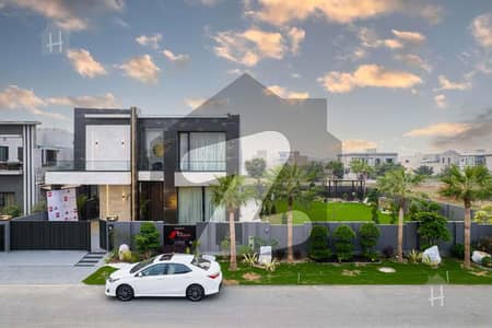 1 KANAL LAWN PLUS 1 KANAL HOUSE BRAND NEW MODERN HOUSE FOR SALE