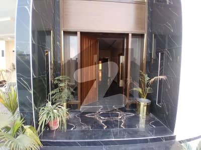 ڈی ایچ اے فیز 1 ۔ سیکٹر ایم ڈی ایچ اے فیز 1,ڈی ایچ اے ڈیفینس,ملتان میں 5 کمروں کا 1 کنال مکان 5.5 کروڑ میں برائے فروخت۔