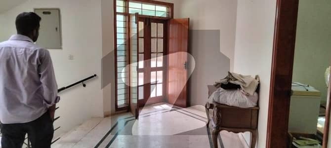 ڈی ایچ اے فیز 1 ڈی ایچ اے ڈیفینس,کراچی میں 3 کمروں کا 1 کنال بالائی پورشن 1.75 لاکھ میں کرایہ پر دستیاب ہے۔ ڈی ایچ اے فیز 1 ڈی ایچ اے ڈیفینس,کراچی میں 3 کمروں کا 1 کنال بالائی پورشن 1.75 لاکھ میں کرایہ پر دستیاب ہے۔