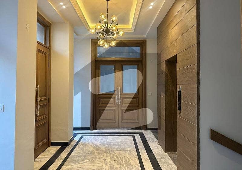 Highly-Desirable 1000 Square Yards House Available In F-7
