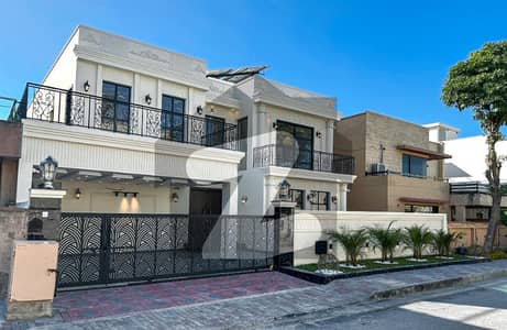 بحریہ ٹاؤن فیز 2 بحریہ ٹاؤن راولپنڈی,راولپنڈی میں 5 کمروں کا 1 کنال مکان 11.75 کروڑ میں برائے فروخت۔ بحریہ ٹاؤن فیز 2 بحریہ ٹاؤن راولپنڈی,راولپنڈی میں 5 کمروں کا 1 کنال مکان 11.75 کروڑ میں برائے فروخت۔