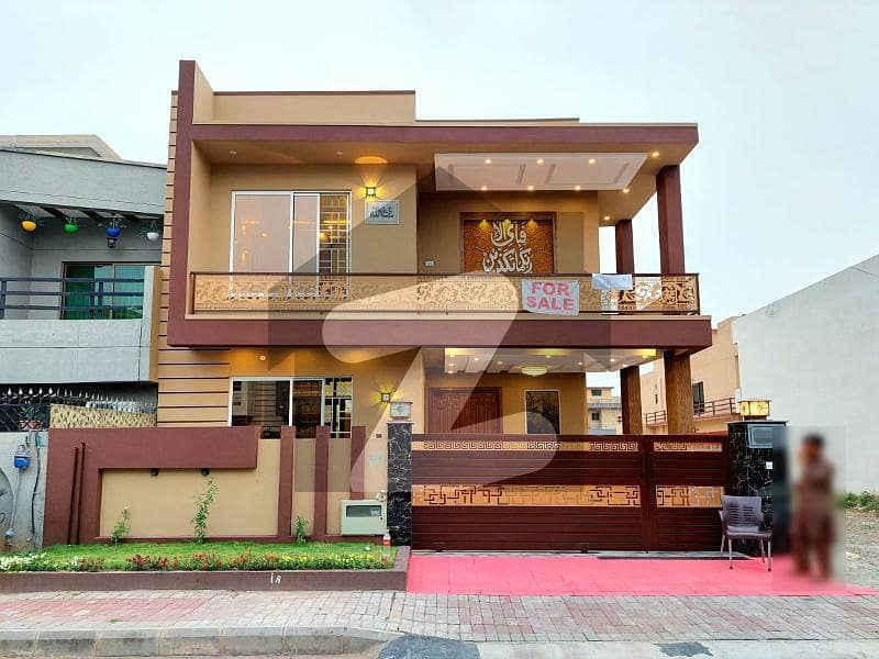 10 Marla Beautiful House In Bahria Town 10 Marla Beautiful House In Bahria Town