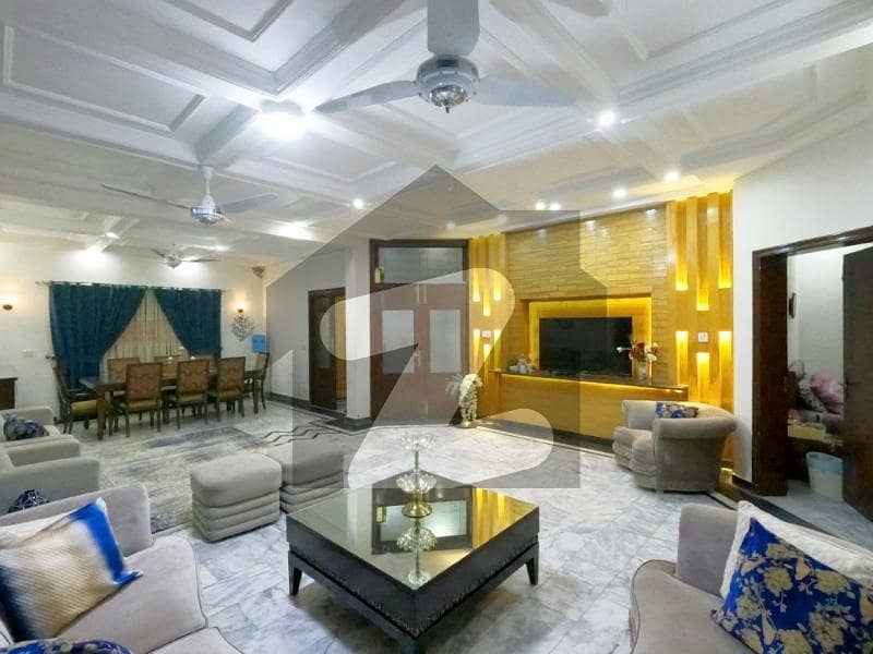 Furnished 2 Bed For Rent Facing Park Prime Location Furnished 2 Bed For Rent Facing Park Prime Location