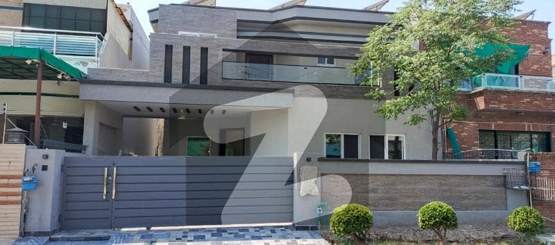 A Perfect Blend of Elegance & Comfort 10-Marla Renovated House with 3 Master Beds, Double TV Lounge, High-End Kitchen, and a Prime Hot Location Near Mosque in DHA Phase 4 Ideal for Families! A Perfect Blend of Elegance & Comfort 10-Marla Renovated House with 3 Master Beds, Double TV Lounge, High-End Kitchen, and a Prime Hot Location Near Mosque in DHA Phase 4 Ideal for Families!