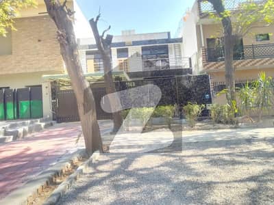 جی ۔ 9/1 جی ۔ 9,اسلام آباد میں 4 کمروں کا 13 مرلہ مکان 9.5 کروڑ میں برائے فروخت۔