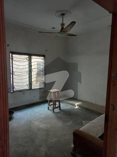 جوہر ٹاؤن فیز 2 - بلاک آر1 جوہر ٹاؤن فیز 2,جوہر ٹاؤن,لاہور میں 3 کمروں کا 3 مرلہ مکان 1.75 کروڑ میں برائے فروخت۔