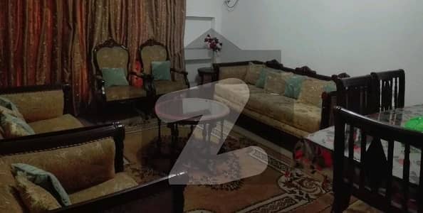 ماڈل ٹاؤن ایکسٹینشن ماڈل ٹاؤن,لاہور میں 5 کمروں کا 1 کنال مکان 8.0 کروڑ میں برائے فروخت۔