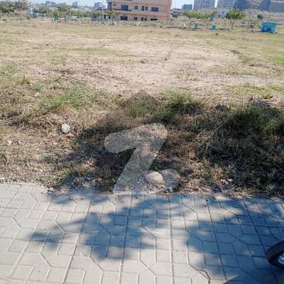ڈی ایچ اے فیز 5 - سیکٹر ڈی ڈی ایچ اے ڈیفینس فیز 5,ڈی ایچ اے ڈیفینس,اسلام آباد میں 1 کنال رہائشی پلاٹ 2.8 کروڑ میں برائے فروخت۔ ڈی ایچ اے فیز 5 - سیکٹر ڈی ڈی ایچ اے ڈیفینس فیز 5,ڈی ایچ اے ڈیفینس,اسلام آباد میں 1 کنال رہائشی پلاٹ 2.8 کروڑ میں برائے فروخت۔