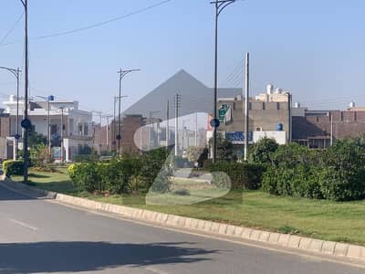 ستارہ پارک سٹی جڑانوالہ روڈ,فیصل آباد میں 5 مرلہ رہائشی پلاٹ 65.0 لاکھ میں برائے فروخت۔