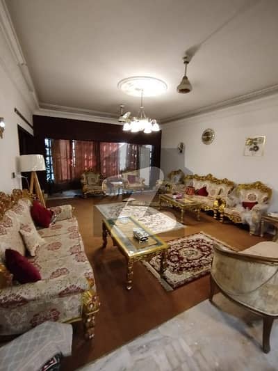 سندھی مسلم ہاؤسنگ سوسائٹی حیدر آباد میں 7 کمروں کا 1 کنال مکان 9.0 کروڑ میں برائے فروخت۔