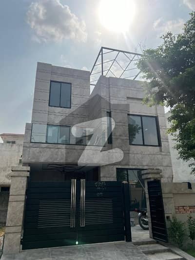 لیک سٹی ۔ سیکٹرایم ۔ 7 لیک سٹی,رائیونڈ روڈ,لاہور میں 5 کمروں کا 7 مرلہ مکان 1.2 لاکھ میں کرایہ پر دستیاب ہے۔ لیک سٹی ۔ سیکٹرایم ۔ 7 لیک سٹی,رائیونڈ روڈ,لاہور میں 5 کمروں کا 7 مرلہ مکان 1.2 لاکھ میں کرایہ پر دستیاب ہے۔