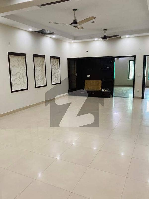 گارڈن ٹاؤن - احمد بلاک گارڈن ٹاؤن,لاہور میں 4 کمروں کا 2 کنال بالائی پورشن 2.65 لاکھ میں کرایہ پر دستیاب ہے۔ گارڈن ٹاؤن - احمد بلاک گارڈن ٹاؤن,لاہور میں 4 کمروں کا 2 کنال بالائی پورشن 2.65 لاکھ میں کرایہ پر دستیاب ہے۔