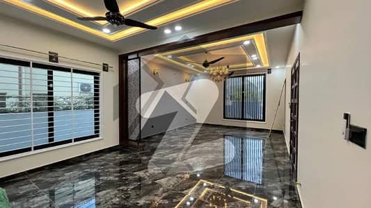 Spaciou Luxury Brand New UPPER PORTION FOR RENT ، 12 Marla Beautiful 3 Bedroom House for Rent in Media Town Block A ( Water Boring Avlb) Spaciou Luxury Brand New UPPER PORTION FOR RENT ، 12 Marla Beautiful 3 Bedroom House for Rent in Media Town Block A ( Water Boring Avlb)