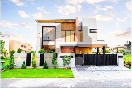 LUXURIOUS BUNGALOW 1 KANAL AVAILABLE FOR SALE IN DHA PHASE 8 LAHORE