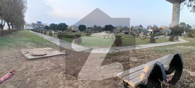 نیو لاہور سٹی فیز 3 ۔ بلاک اے نیو لاہور سٹی ۔ فیز 3,نیو لاهور سٹی,لاہور میں 5 مرلہ رہائشی پلاٹ 30.0 لاکھ میں برائے فروخت۔ نیو لاہور سٹی فیز 3 ۔ بلاک اے نیو لاہور سٹی ۔ فیز 3,نیو لاهور سٹی,لاہور میں 5 مرلہ رہائشی پلاٹ 30.0 لاکھ میں برائے فروخت۔