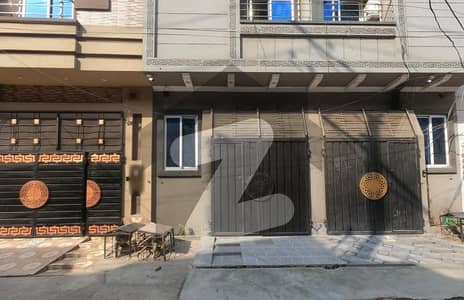 لالہ زار گارڈن لاہور میں 4 کمروں کا 3 مرلہ مکان 1.25 کروڑ میں برائے فروخت۔