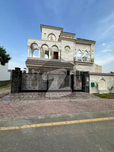 10 MARLA BRAND NEW HOUSE FOR SALE ON PRIME LOCATION OR SIME FURNISHED HOUSE 10 MARLA BRAND NEW HOUSE FOR SALE ON PRIME LOCATION OR SIME FURNISHED HOUSE