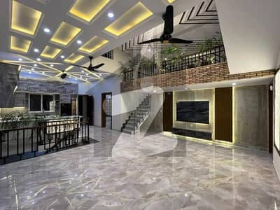 10 MARLA DOUBLE MEZZANINE FLOOR MOST DECENT HOUSE FOR SALE IN BAHRIA TOWN