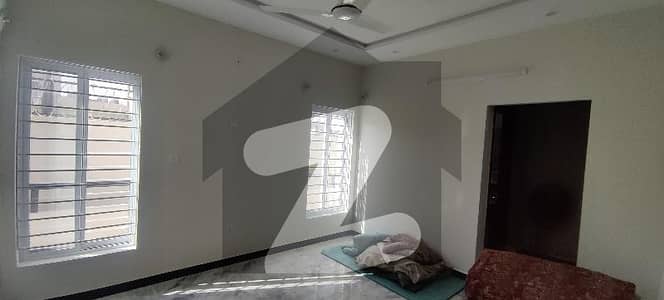 8 MARLA PORTION AVAILABLE FOR RENT