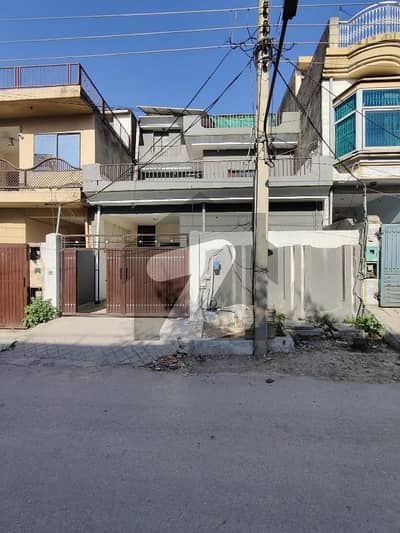 آئی ۔ 10/2 آئی ۔ 10,اسلام آباد میں 4 کمروں کا 6 مرلہ مکان 3.5 کروڑ میں برائے فروخت۔