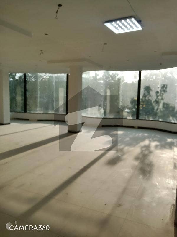 30000 Square Feet Complete Building Available For Rent In Shahra-E-Faisal
