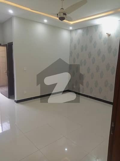 UPER Floor Block T New 7 Marla Beautiful Portion Available For Rent In Gulberg On 40000/- Rent Only UPER Floor Block T New 7 Marla Beautiful Portion Available For Rent In Gulberg On 40000/- Rent Only
