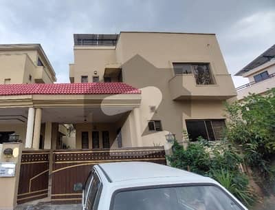 بحریہ انکلیو - سیکٹر اے بحریہ انکلیو,بحریہ ٹاؤن,اسلام آباد میں 4 کمروں کا 10 مرلہ مکان 1.2 لاکھ میں کرایہ پر دستیاب ہے۔ بحریہ انکلیو - سیکٹر اے بحریہ انکلیو,بحریہ ٹاؤن,اسلام آباد میں 4 کمروں کا 10 مرلہ مکان 1.2 لاکھ میں کرایہ پر دستیاب ہے۔