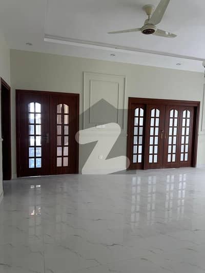 فالکن کمپلیکس نیوملیر ملیر,کراچی میں 5 کمروں کا 1 کنال مکان 10.4 کروڑ میں برائے فروخت۔