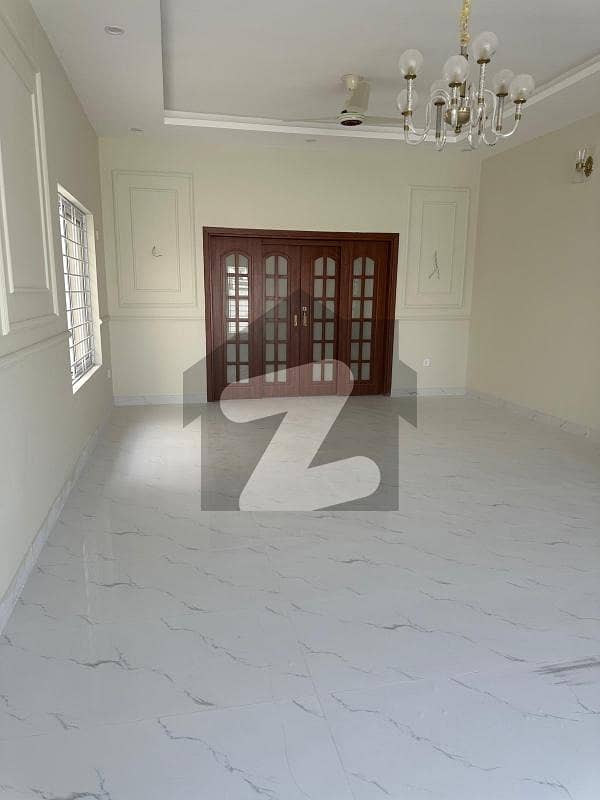 350 SQ YARD FOR SALE OWNERS GROUP