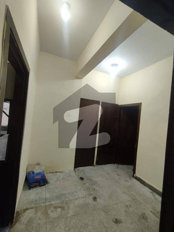 جی ۔ 9/4 جی ۔ 9,اسلام آباد میں 5 کمروں کا 14 مرلہ بالائی پورشن 1.7 لاکھ میں کرایہ پر دستیاب ہے۔ جی ۔ 9/4 جی ۔ 9,اسلام آباد میں 5 کمروں کا 14 مرلہ بالائی پورشن 1.7 لاکھ میں کرایہ پر دستیاب ہے۔
