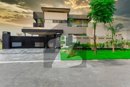 1 KANAL BRAND NEW EYE CATCHING MODERN DESIGN BUNGALOW FOR SALE NEAR TO RAYA IN LOW PRICE