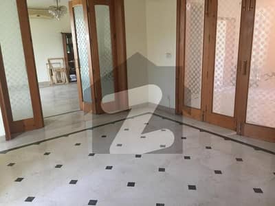 One Of The Best Location Near To Jinnah Super Market Ideally Build