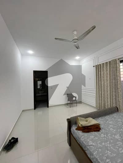 ڈی ایچ اے فیز 8 ڈی ایچ اے ڈیفینس,کراچی میں 6 کمروں کا 1 کنال مکان 6.5 لاکھ میں کرایہ پر دستیاب ہے۔