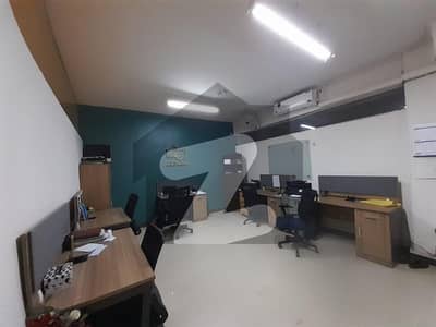 ایف ۔ 11 مرکز ایف ۔ 11,اسلام آباد میں 2 کمروں کا 14 مرلہ دفتر 6.5 لاکھ میں کرایہ پر دستیاب ہے۔