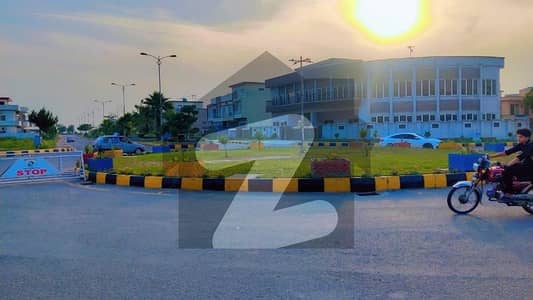 ایف ۔ 17 اسلام آباد میں 1 کنال رہائشی پلاٹ 1.28 کروڑ میں برائے فروخت۔